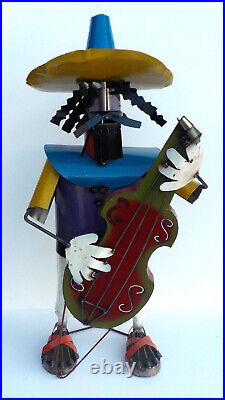 METAL ART MARIACHI SCULPTURE 33 TALL YARD ART MUSICIAN With BASE