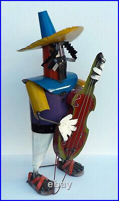 METAL ART MARIACHI SCULPTURE 33 TALL YARD ART MUSICIAN With BASE