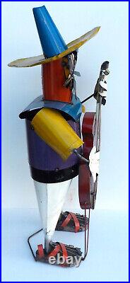 METAL ART MARIACHI SCULPTURE 33 TALL YARD ART MUSICIAN With BASE