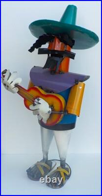 METAL ART MARIACHI SCULPTURE 33 TALL YARD ART MUSICIAN With GUITAR