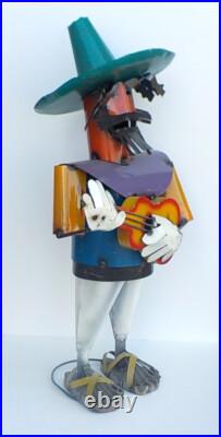 METAL ART MARIACHI SCULPTURE 33 TALL YARD ART MUSICIAN With GUITAR