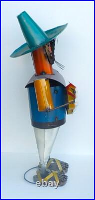 METAL ART MARIACHI SCULPTURE 33 TALL YARD ART MUSICIAN With GUITAR