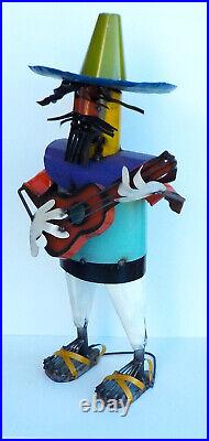 METAL ART MARIACHI SCULPTURE 33 TALL YARD ART MUSICIAN With GUITAR