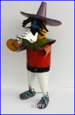 METAL ART MARIACHI SCULPTURE 33 TALL YARD ART MUSICIAN With HORN