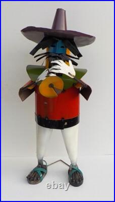 METAL ART MARIACHI SCULPTURE 33 TALL YARD ART MUSICIAN With HORN