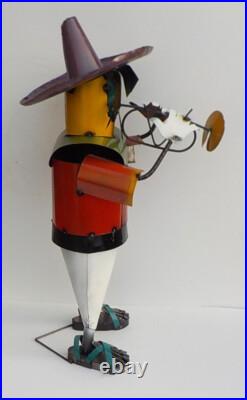 METAL ART MARIACHI SCULPTURE 33 TALL YARD ART MUSICIAN With HORN