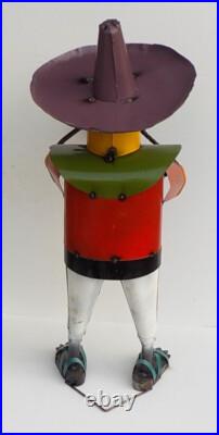 METAL ART MARIACHI SCULPTURE 33 TALL YARD ART MUSICIAN With HORN