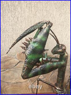 Mantis Garden Sculpture 6th Anniversary Yard Art Wild Nature Garden Decor