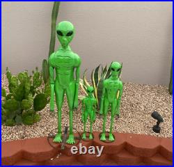 Metal Alien / UFO / Extraterrestrial Yard Art Garden Decor