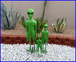 Metal Alien / UFO / Extraterrestrial Yard Art Garden Decor