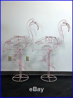Vintage Large Metal Wire Frame Pink Flamingo Planter Sculpture Yard Art Pair