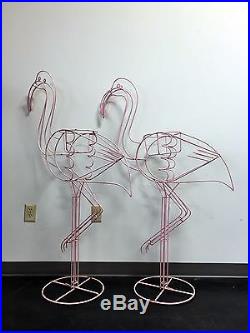 Vintage Large Metal Wire Frame Pink Flamingo Planter Sculpture Yard Art Pair